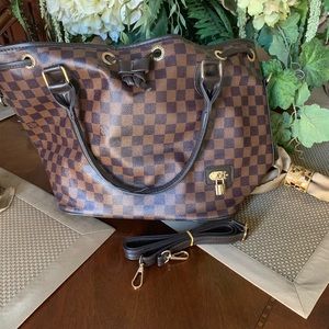 Not real.. Louis Vuitton bag